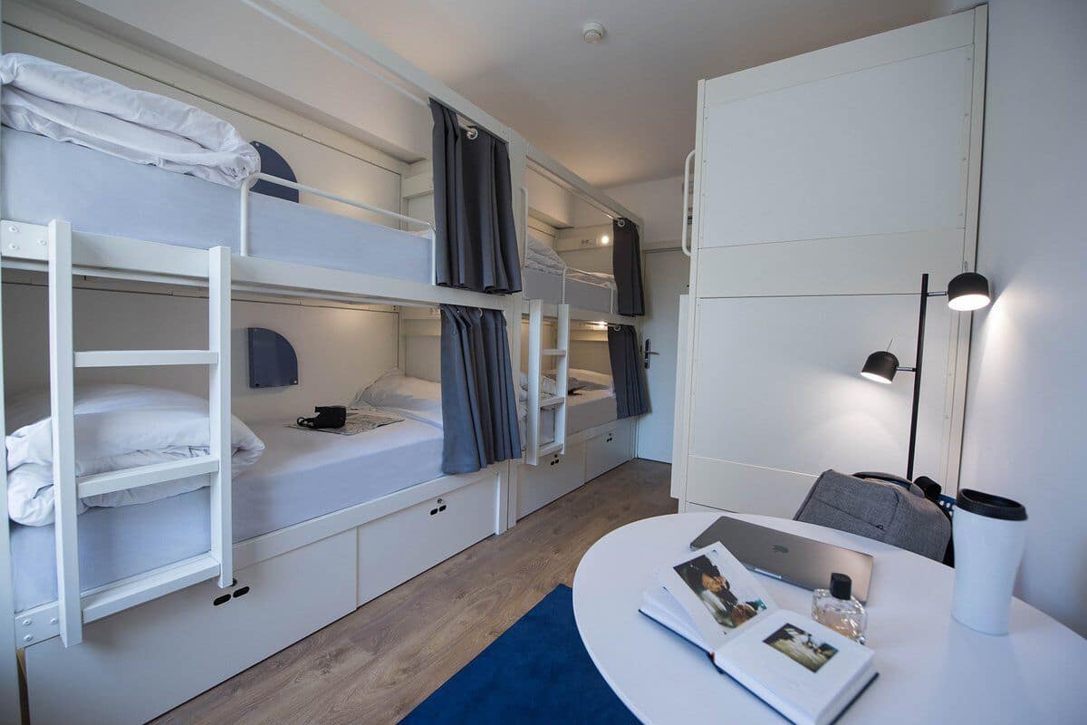 1 Bed in 6-Bed female dorm, shared bathroom | Soundproofing, WiFi, bed sheets