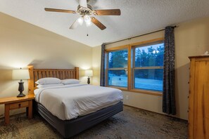 6 habitaciones, escritorio, tabla de planchar con plancha y wifi gratis 