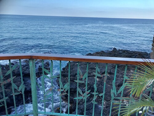 Oceanfront, 5 étoiles, maison 3 BR / 3 BA, magnifique lanaii et jacuzzi (8 personnes)