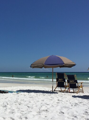 Modern coastal 1st floor 30A unit w/ walkability to restaurants & beach!