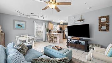 Smart-TV, DVD-Player, BĂŒcher