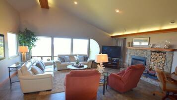 Smart TV, fireplace, DVD player, foosball