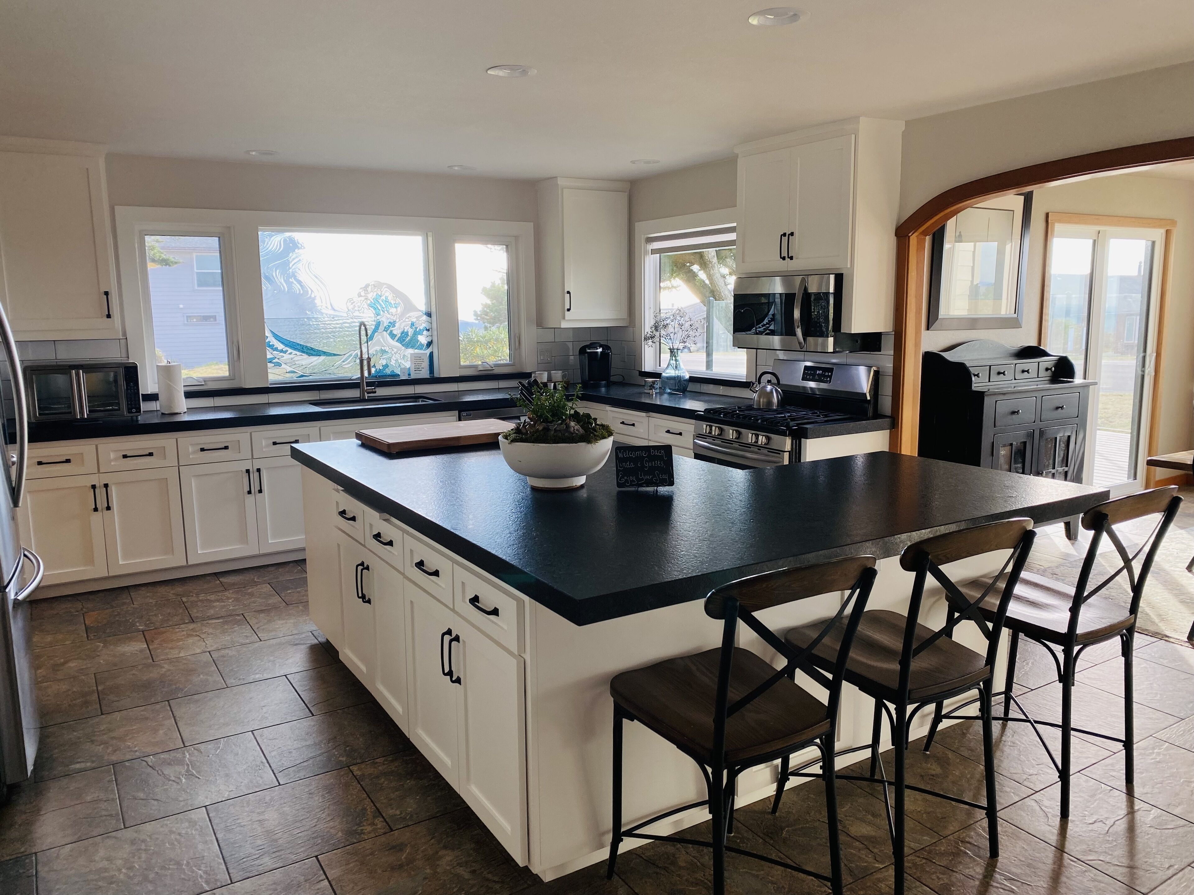 NEW on VRBO!!  Luxurious Home with Ocean Views!