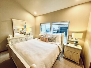 6 Schlafzimmer, Bügeleisen/Bügelbrett, Reisekinderbett, WLAN
