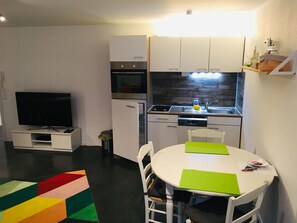 Fridge, oven, stovetop, dishwasher - Quiet apartment in central Tübingen (Tübingen)