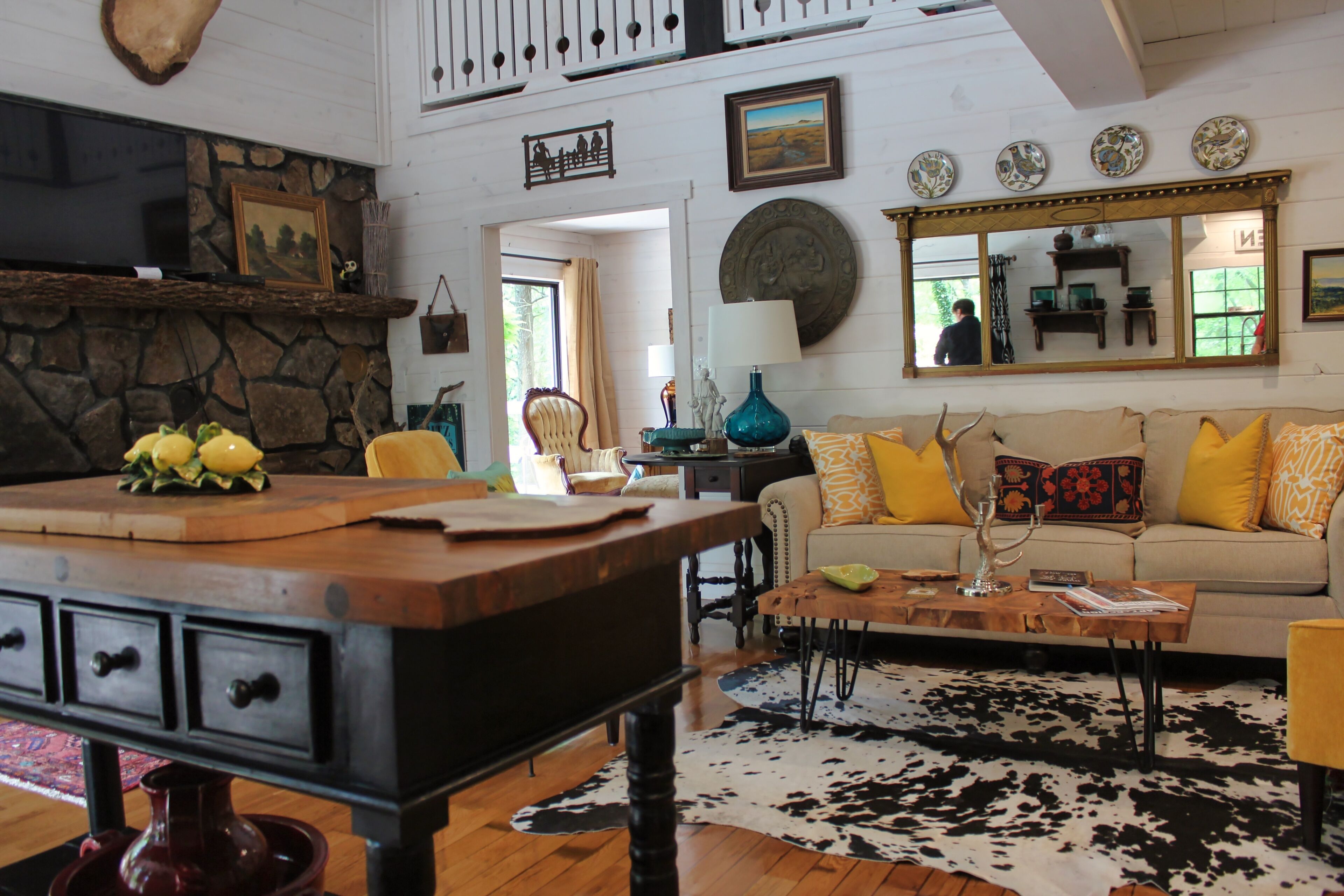 Mentone's Only Riverfront Cottage with Covered Bridge