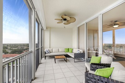 Enjoy Gorgeous Panoramic Views Of The Gulf Of Mexico And Vanderbilt Bay 