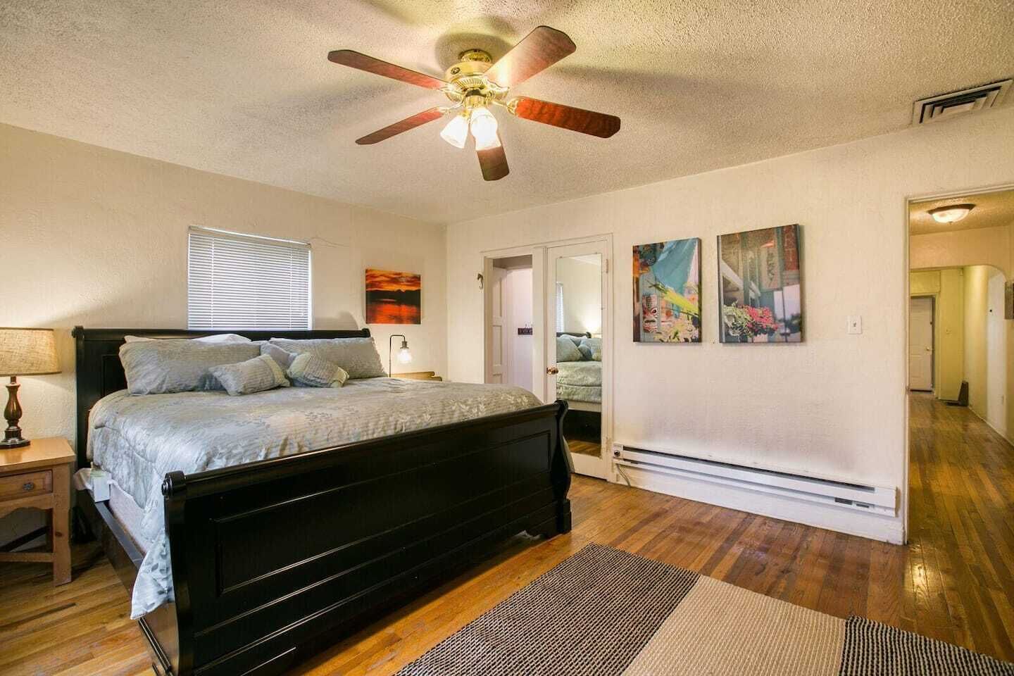 4 bedrooms, desk, iron/ironing board, free WiFi