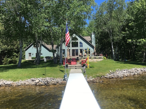  Cozy, waterfront getaway for 2, w/loungers for relaxing & enjoying the sunsets