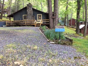 Exterior -  Pet friendly , Motorcycle parking  Hot tub. Close to everything (Maggie Valley)