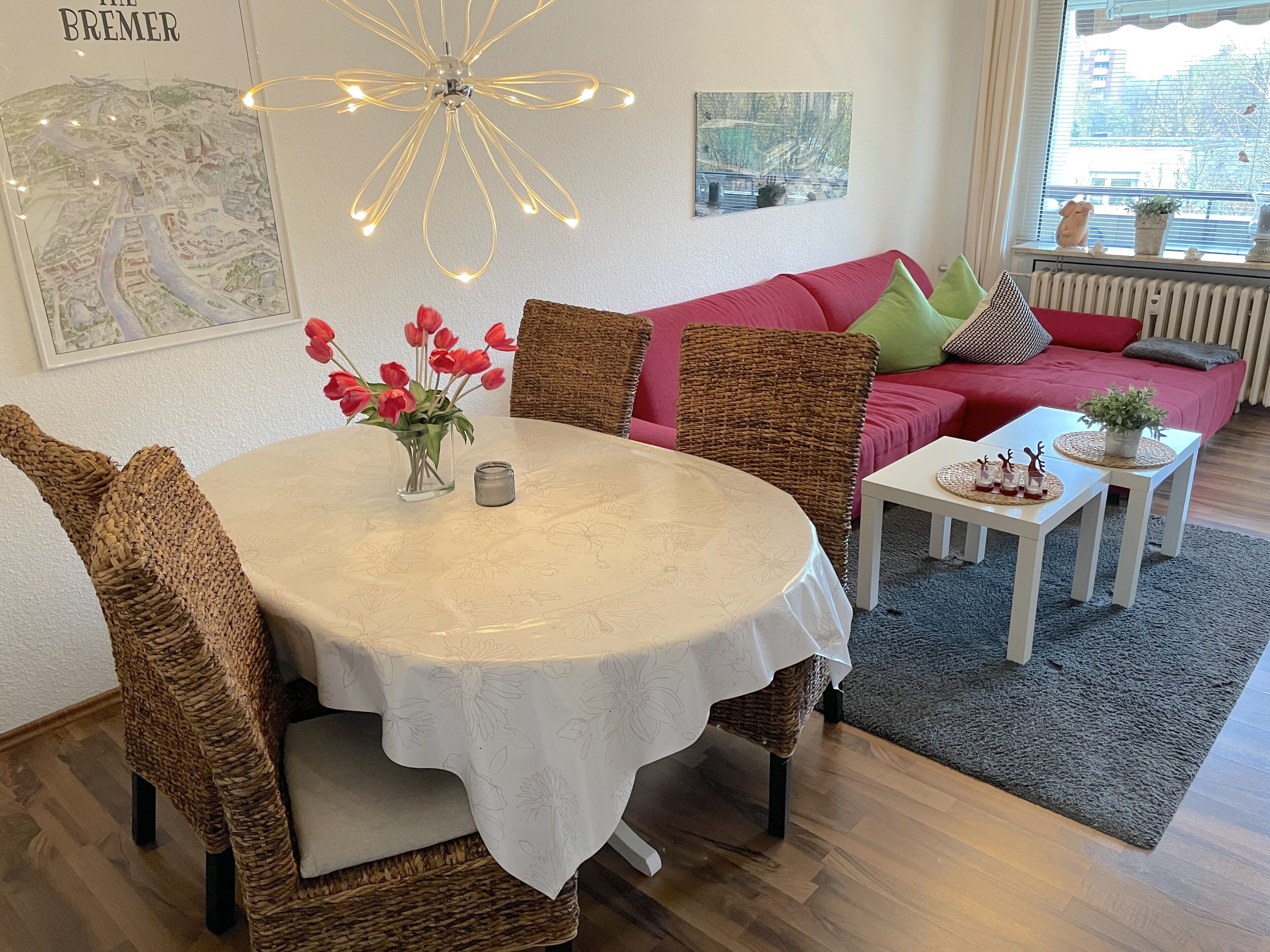 WIFI,balcony,top floor,2 Boxsprings,sleep like in a hotel! 3 TV's, free parking