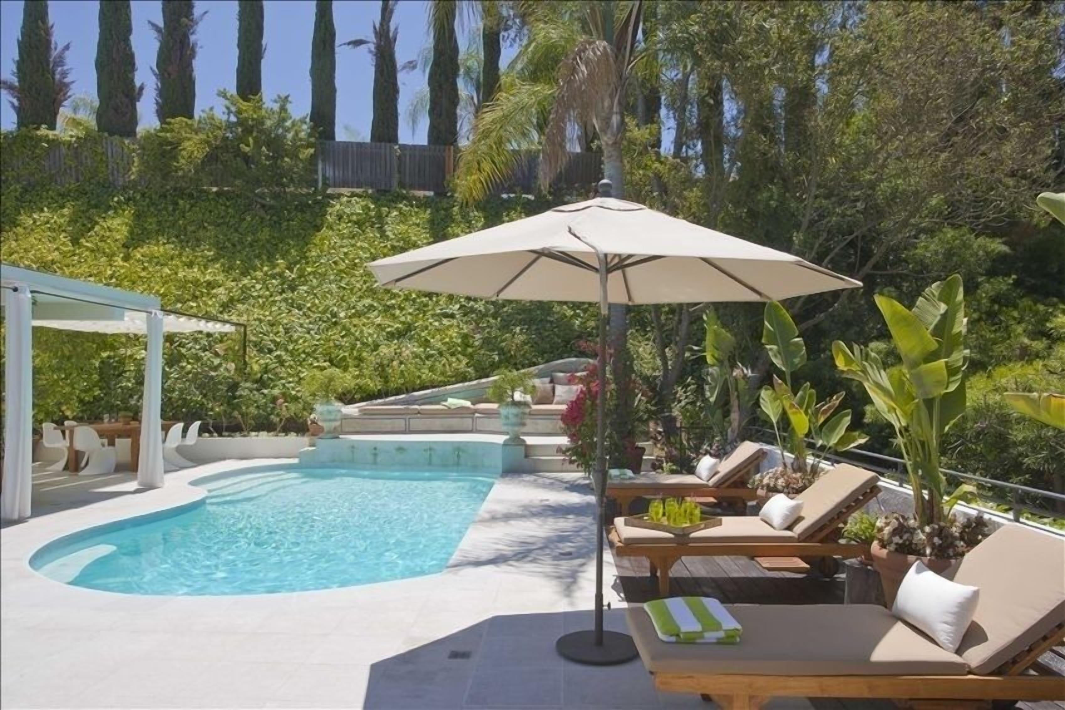 Live Like a Star in this Luxury FULLY staffed Beverly Hills Villa, 4Beds/5 baths