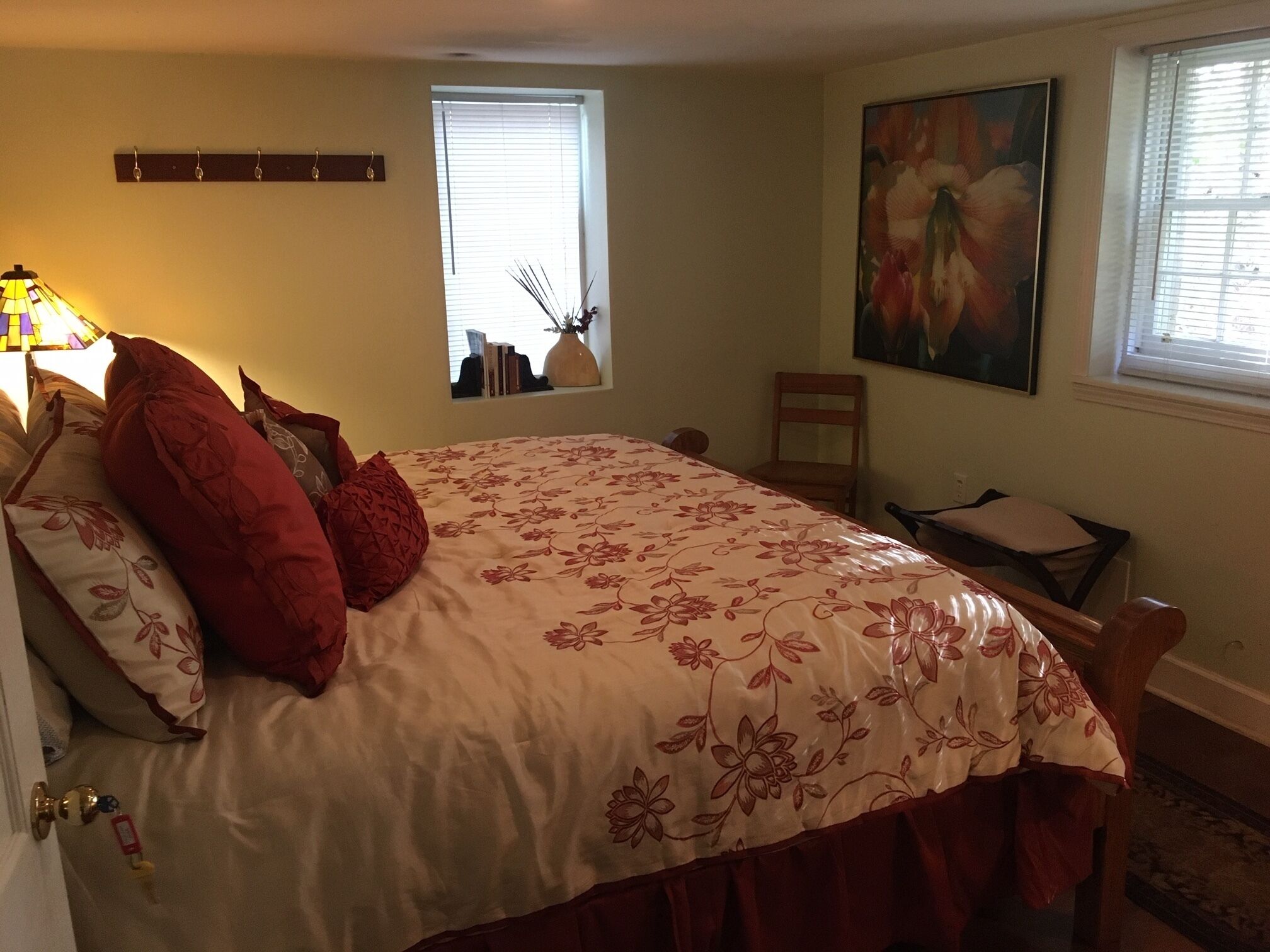 Two Bedrooms - Sleeps 4 Guests: in Farmhouse on rural sheep and goat farm