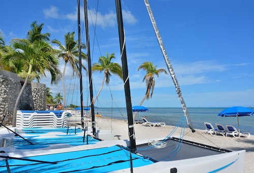 By the Beautiful Sea - Key West Beach Front Condo - w Pool Access