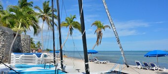 By the Beautiful Sea - Key West Beach Front Condo - w Pool Access