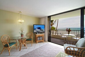 TV, DVD-spiller og stereoanlegg