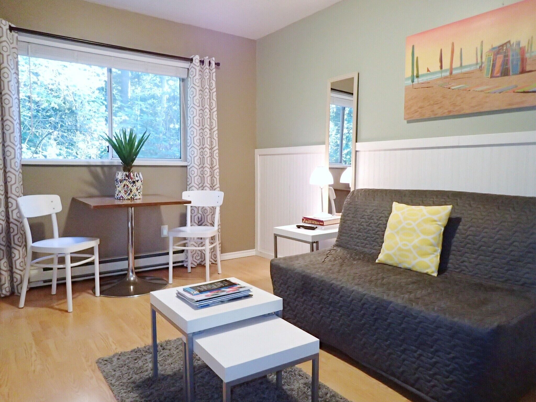 COUNTRY TIMBERS SUITE - Walk to Winery & Berry Farm - Langley