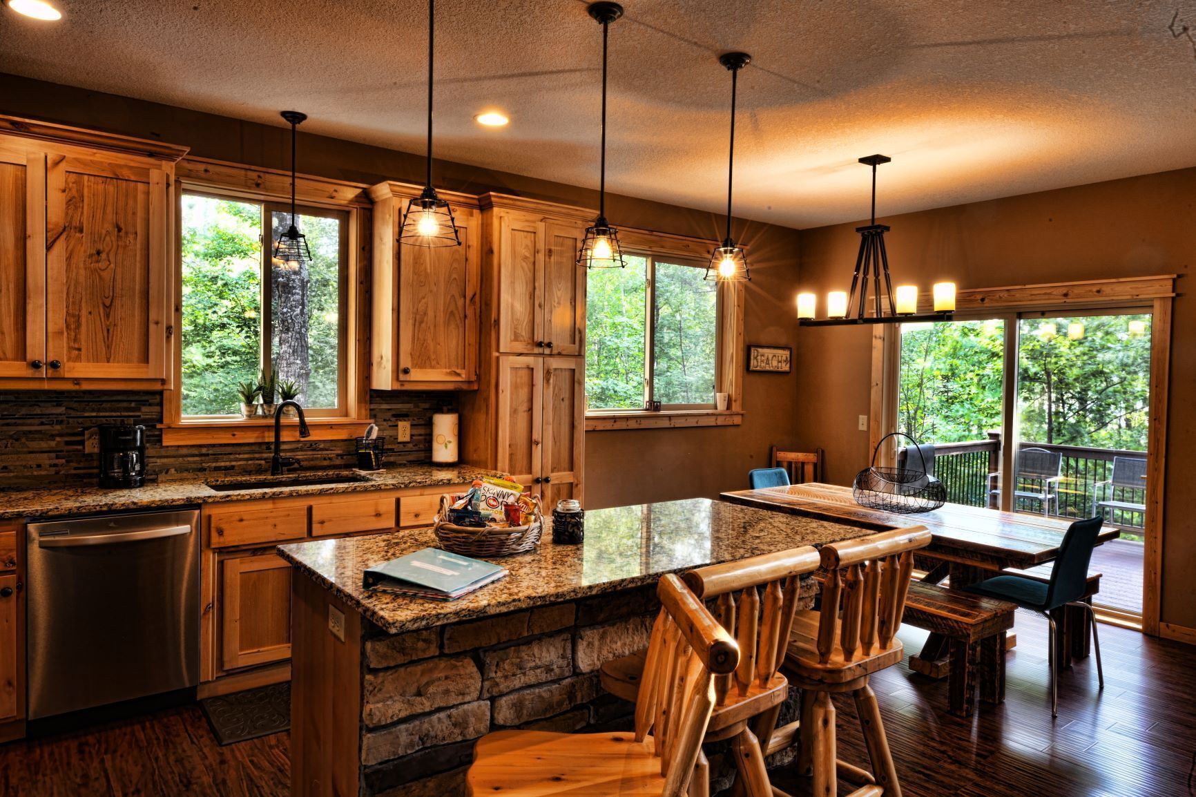 Giants Ridge Golf/Hike/Swim/Ski- Lake Home, Sleeps 12, Sandy Lake Bottom