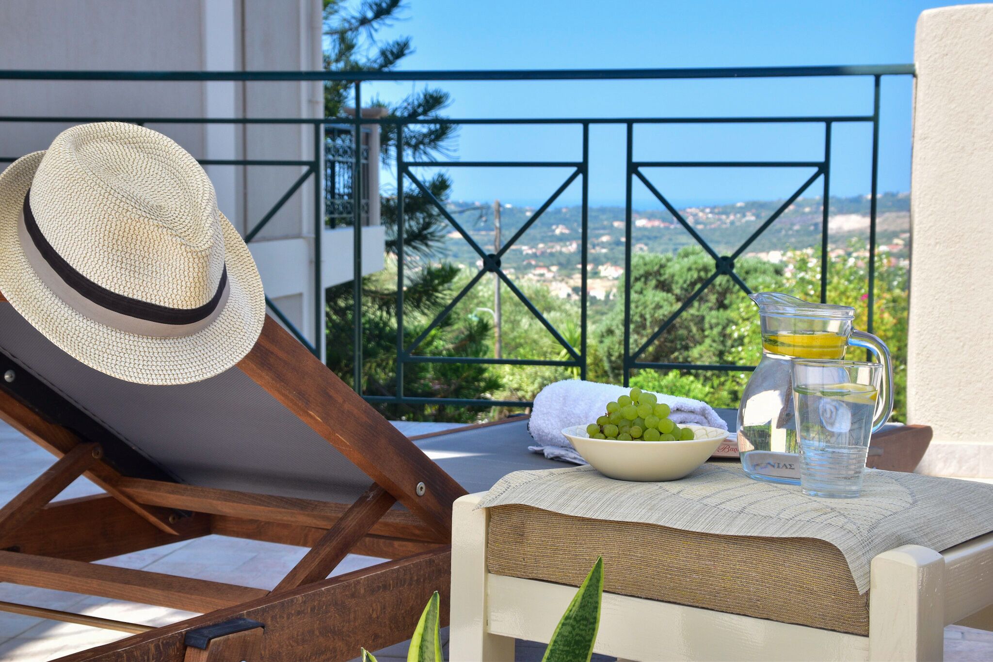 Evianna's Superior Apartment with side sea view