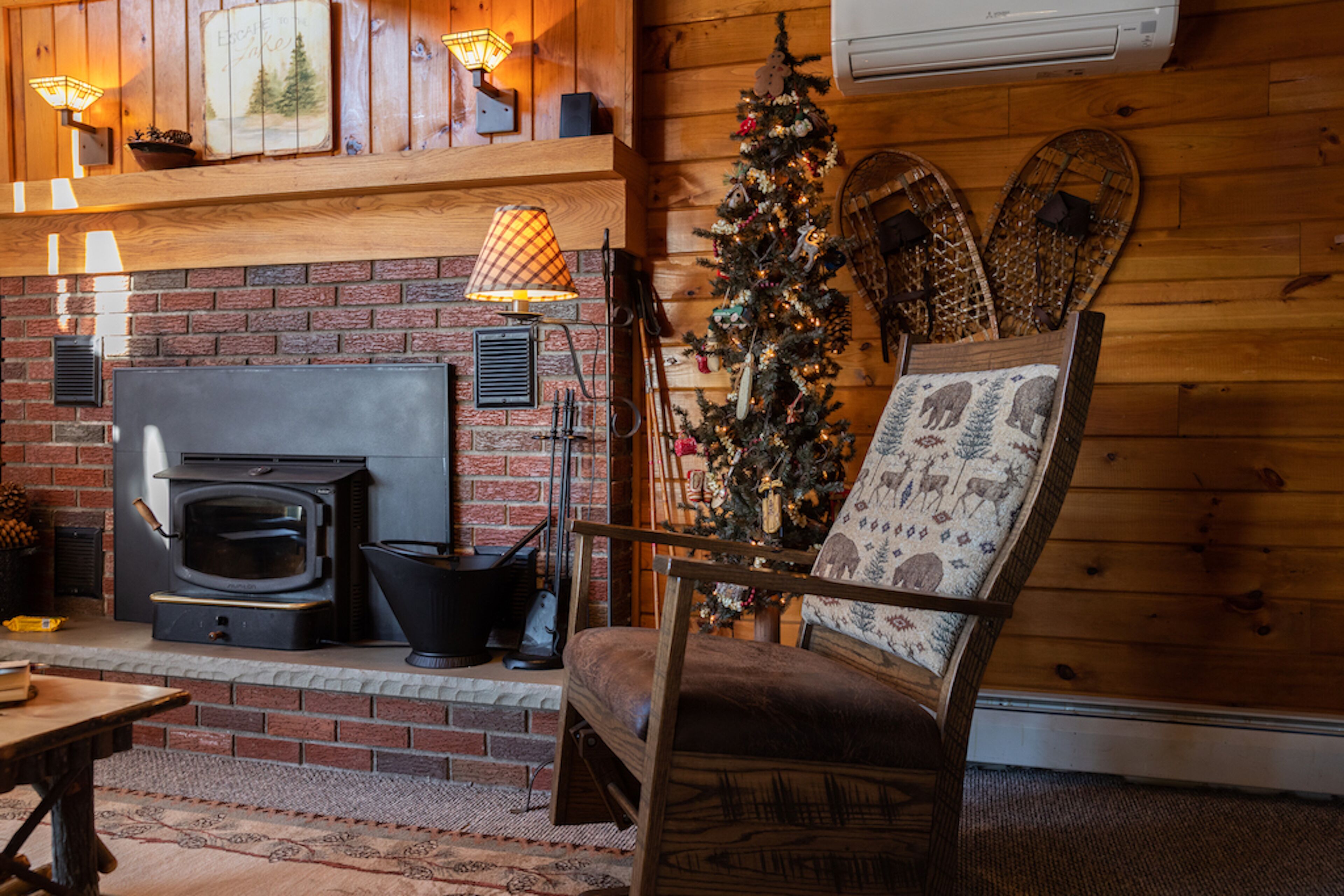 Cozy & Comfortable Year-Round LAKEFRONT Cottage on Lime Lake near Ellicottville