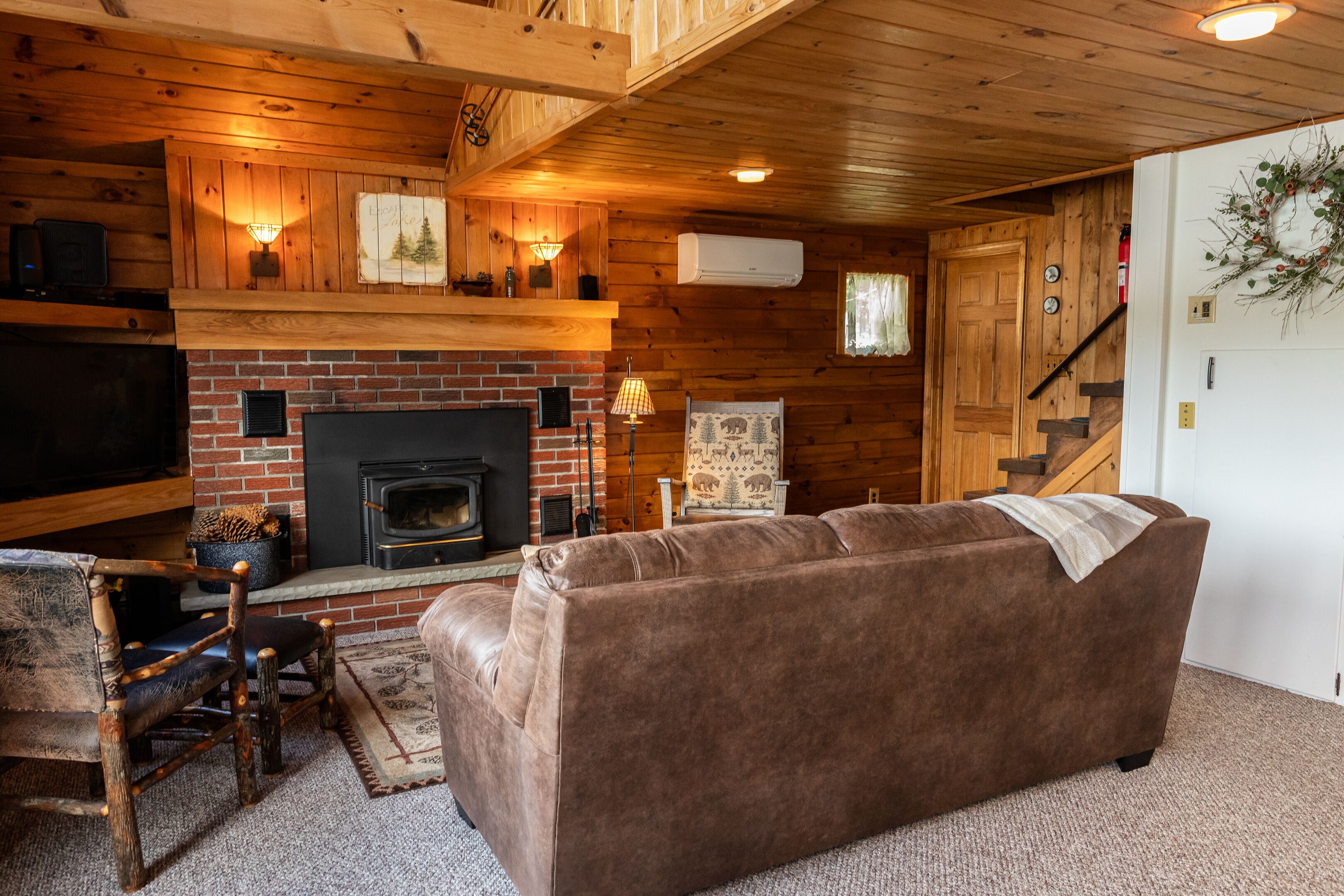 Cozy & Comfortable Year-Round LAKEFRONT Cottage on Lime Lake near Ellicottville