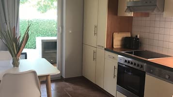 Réfrigérateur, four, plaque de cuisson, lave-vaisselle