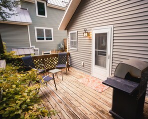 Terrace/patio - Lake Michigan Cottage Retreat – Private Beach & Unforgettable Views (Muskegon)