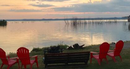 RV ,lake access , Swimming Pool & kayaks may be shared , Sleeps 4!