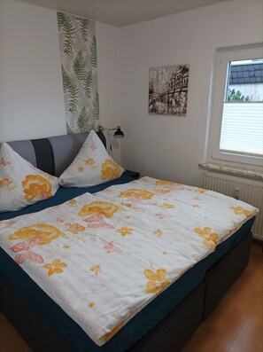 1 bedroom, iron/ironing board, travel cot, free WiFi