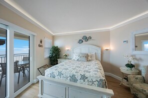 2 habitaciones, escritorio, tabla de planchar con plancha y wifi gratis 