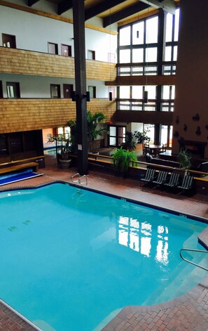 Piscine intérieure, piscine chauffée