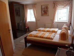 Comfort Double Room, Jetted Tub | Desk, free WiFi - Landhotel Fuchsbau (Vohenstrauss)