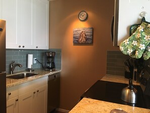 Fridge, microwave, oven, stovetop - A Piece Of Paradise! (Kihei)