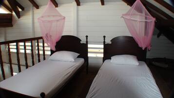 5 slaapkamers, een strijkplank/strijkijzer, gratis wifi, beddengoed