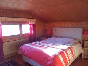 Chalet, 4 chambres | 4 chambres, bureau, fer et planche à repasser, lits bébé (gratuits)