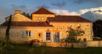 Country apartment in the heart of the Dordogne - small, beautiful, sunny