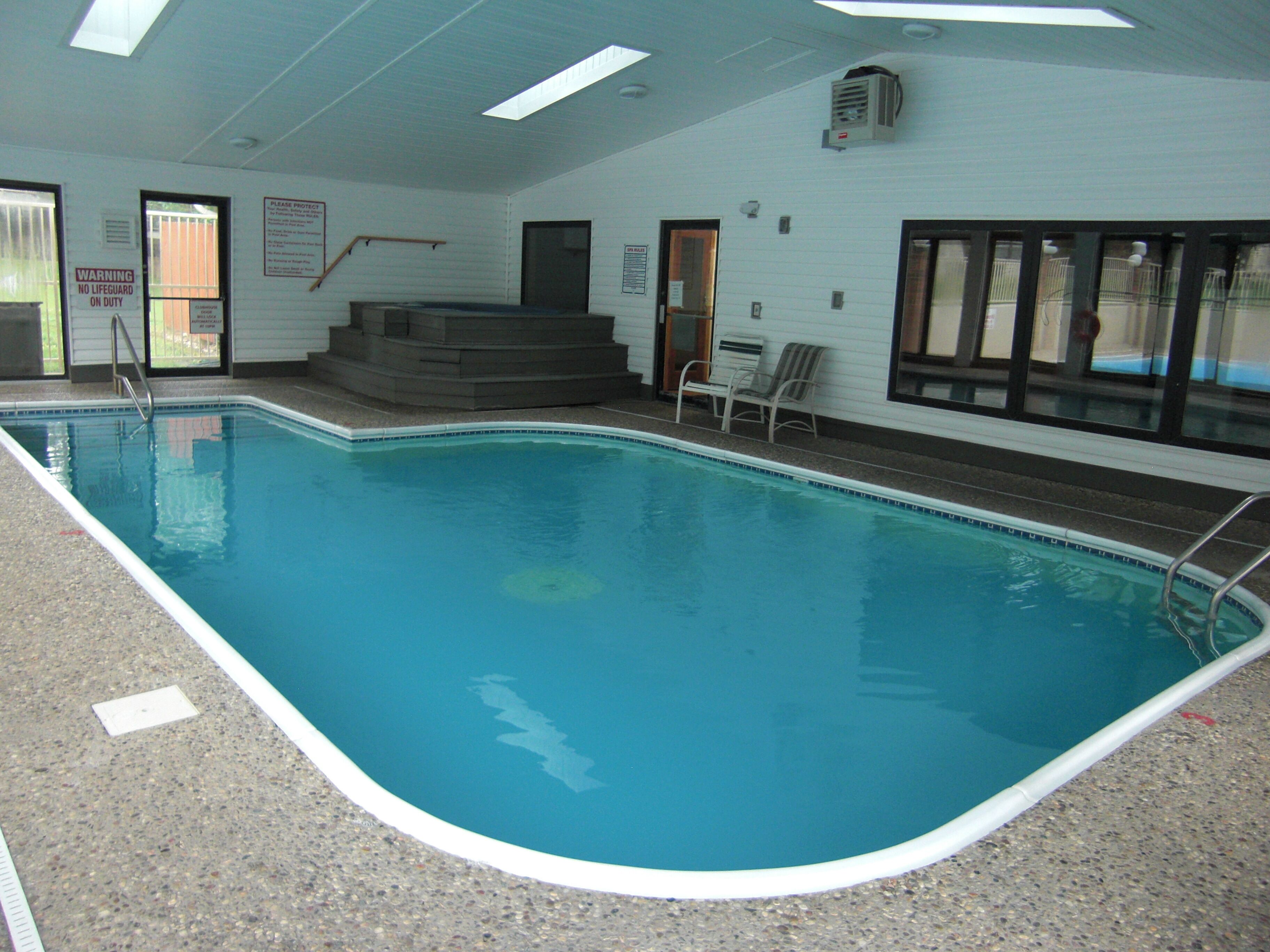 Piscine couverte, piscine extérieure