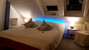 2 عدّة غرف نوم ومكواة/لوح كي وواي فاي وملاءات أسرّة