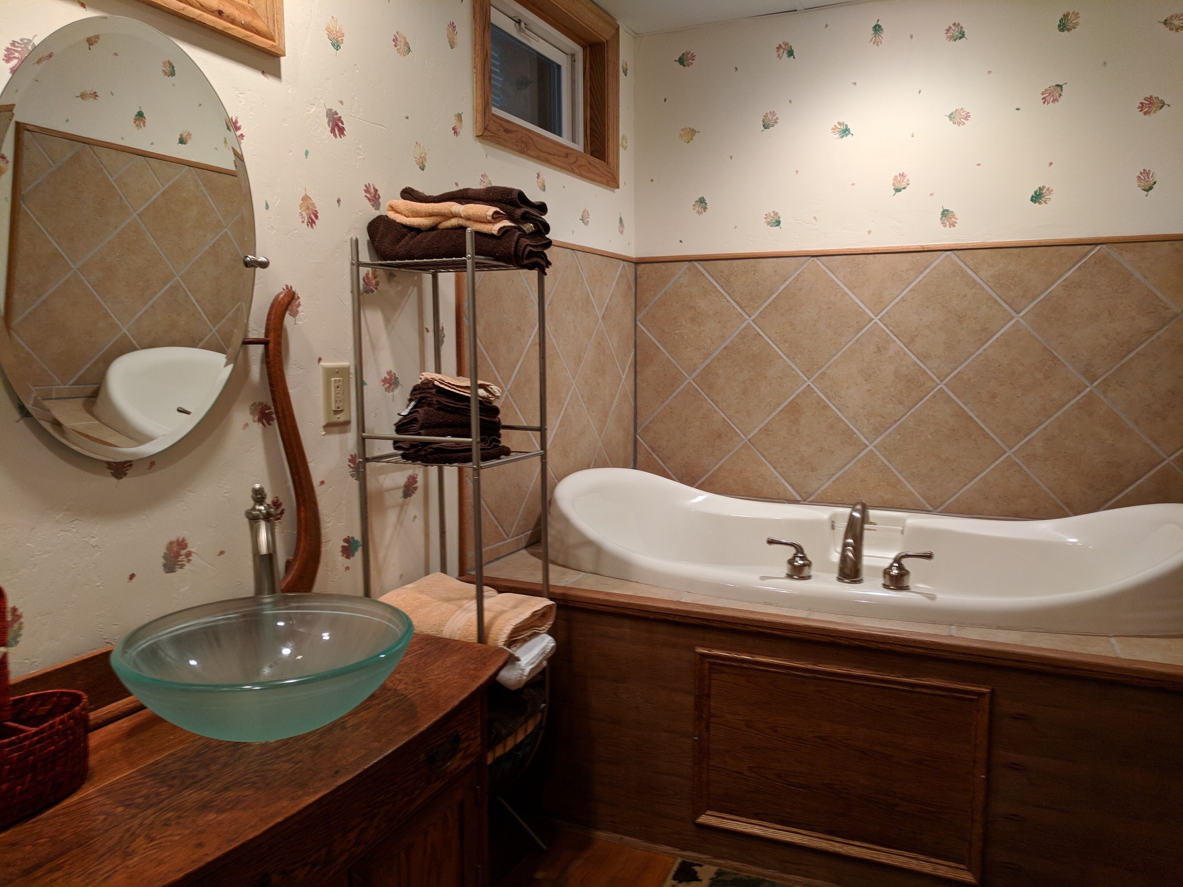 Watauga's End Farm. Riverside Getaway in East TN