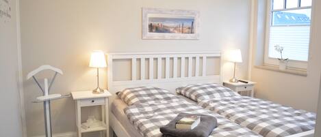 2 bedrooms, iron/ironing board, free WiFi, wheelchair access