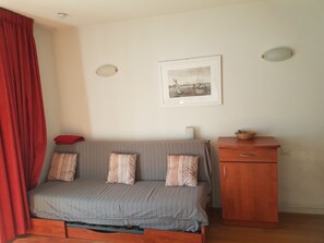 1 bedroom, WiFi - La Mongie 2 rooms 4 persons Residence Pic du Midi parking and swimming pool (Bagnères-De-Bigorre)