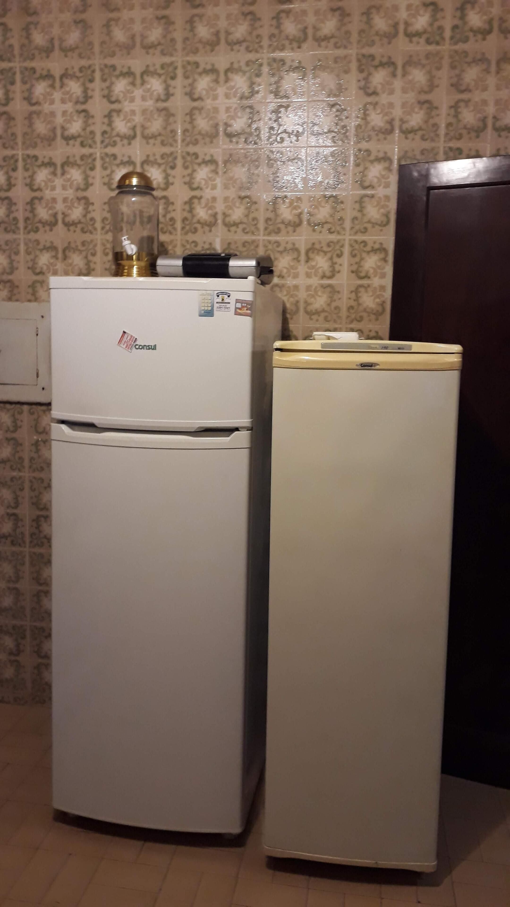 Guaruja large house 5 bedrooms (2 suites) 7 min walk from the beach + barbecue pool