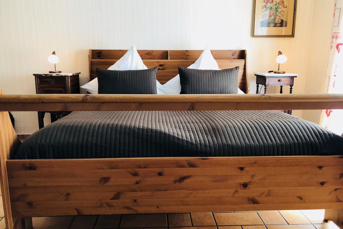 comfort room (6) | desk, blackout curtains, free wifi, bed sheets