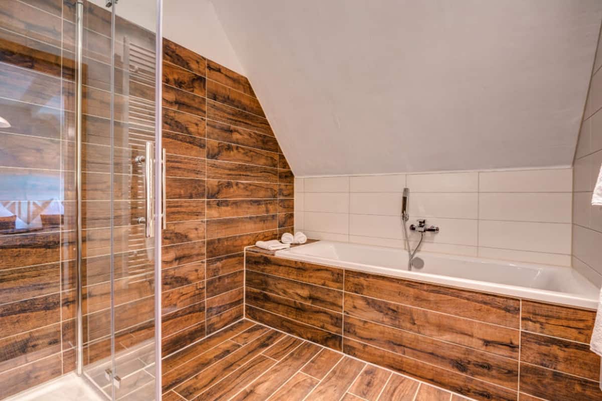 apartment, kitchen (44) | bathroom | shower, free toiletries, hair dryer, towels