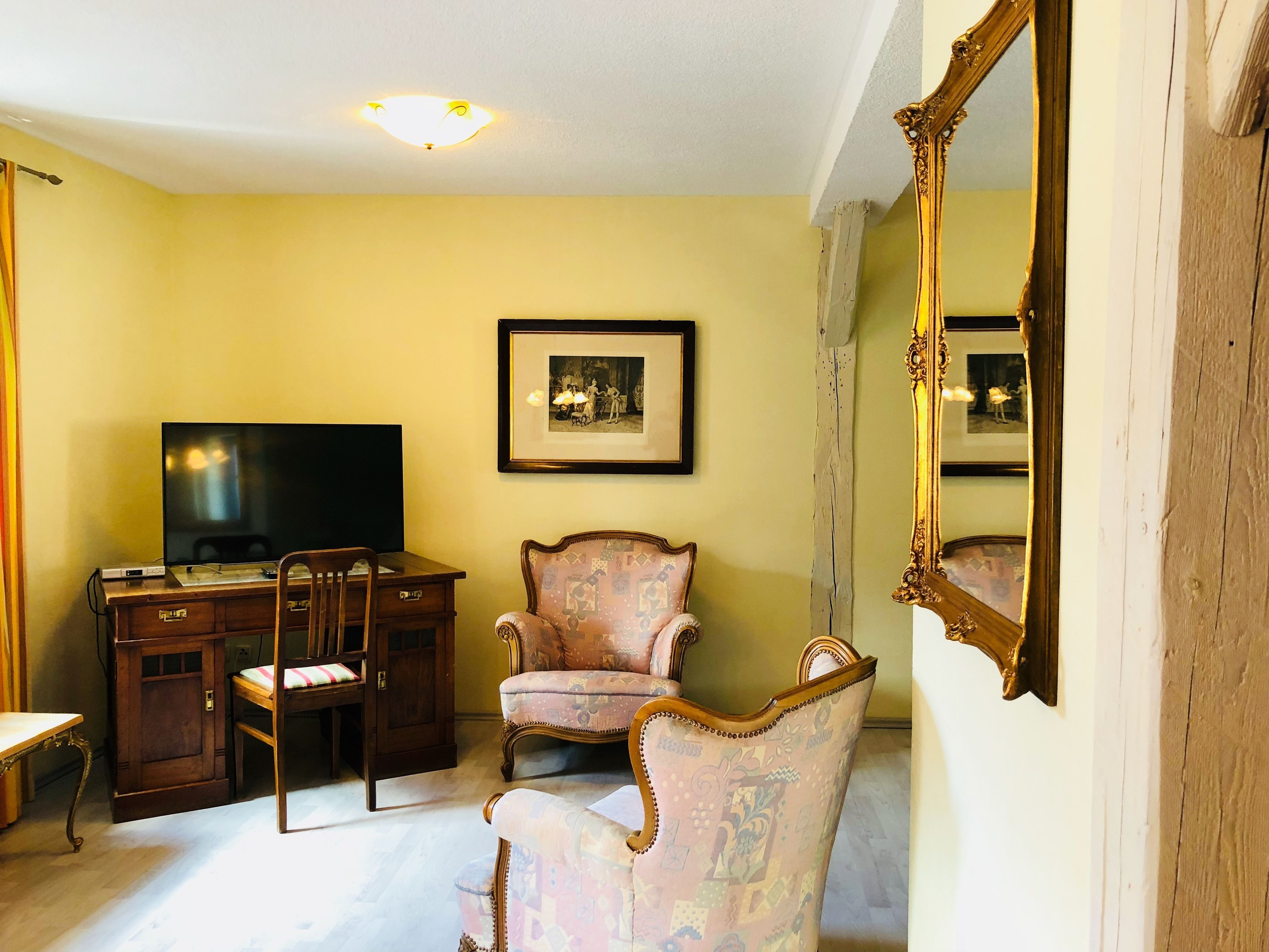 apartment (5) | room amenity