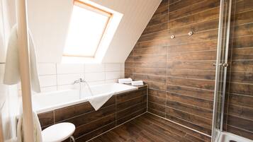 Apartment, Küche (44) | Komfortbadewanne
