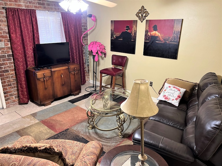 Sleek Downtown Condo Quick To Lsu, I-10, Mid-city - Baton Rouge, LA