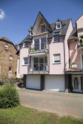 Helle, komfortabel eingerichtete Ferienwohnung mit Panoramablick 