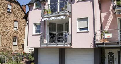 Helle, komfortabel eingerichtete Ferienwohnung mit Panoramablick