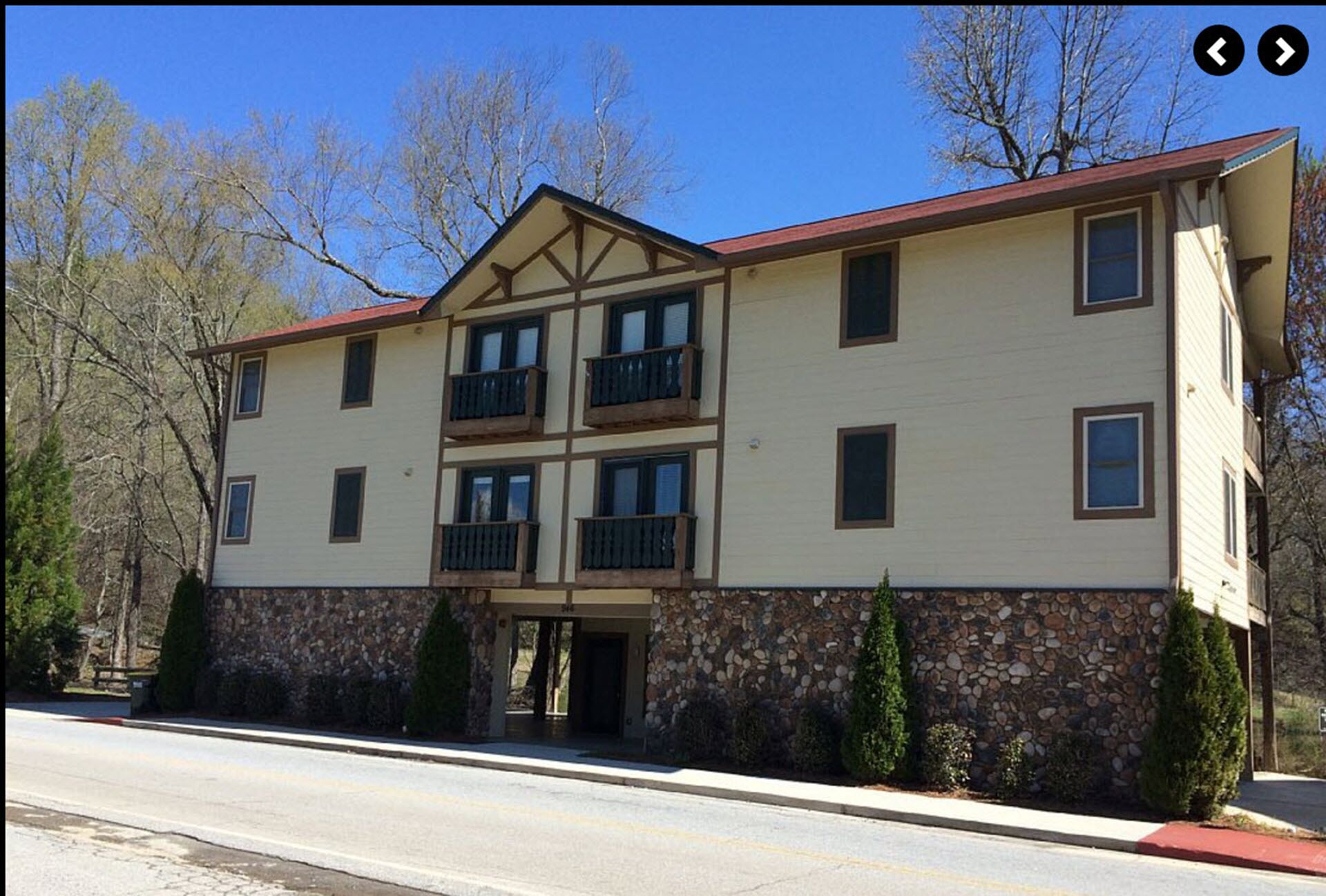 Downtown & on the River, Luxury 1-Bedroom Condo